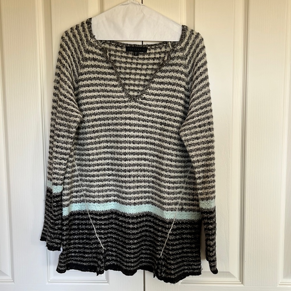 Unique Sanctuary sweater tunic, grey tan black and an aqua strip, V neck